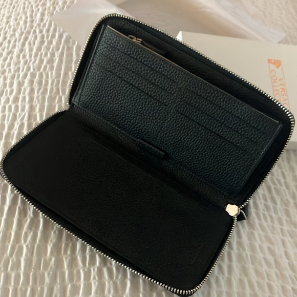 VERSACE - Picture 5 of 7